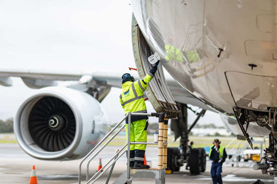jet engine of plane