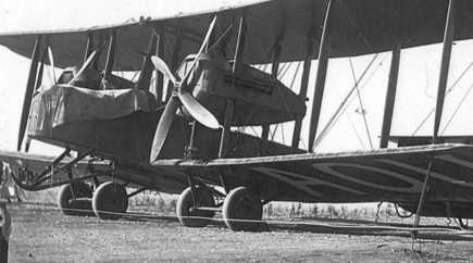 Arrival of the Vickers Vimy at Northfield – Ron Dearing