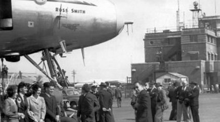 Sydney – plaque for Qantas airline “Ross Smith”