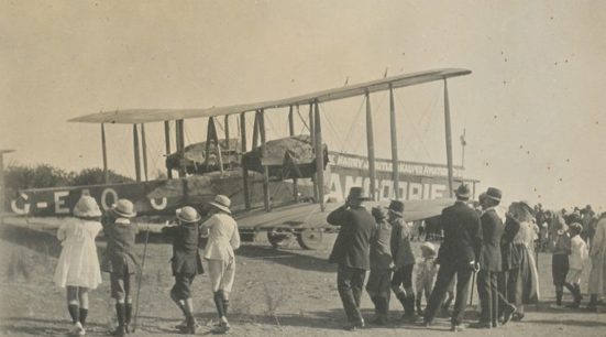 Vickers Vimy with people