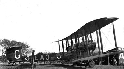 Vickers Vimy in Adelaide – Eric Van Kruyssen