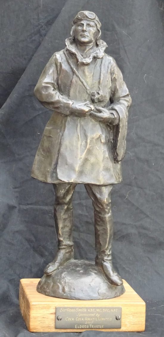statuette